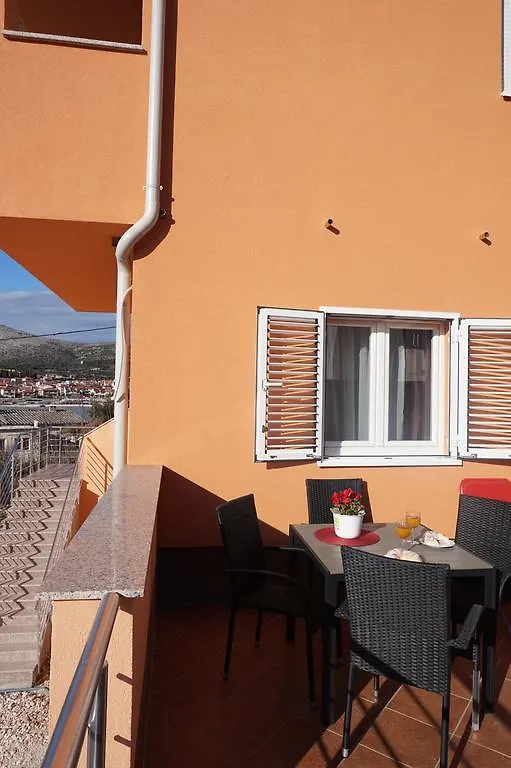 Tomena Apartments Trogir 0*,
