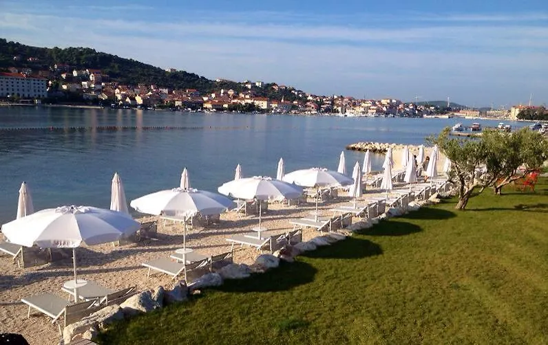 Tomena Apartments Trogir