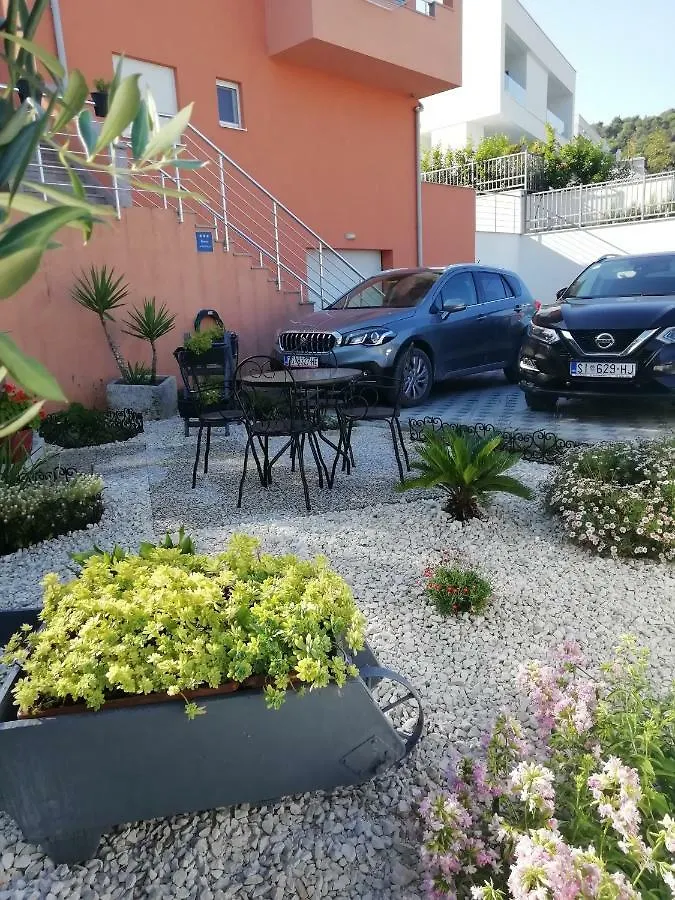 Tomena Apartments Trogir
